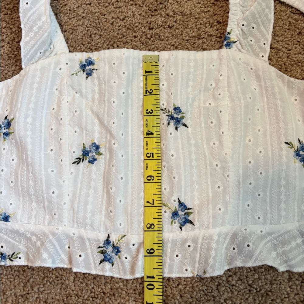 Kirious White Floral Eyelet Ruffle Strap Crop Top Size Medium - Picture 6 of 8
